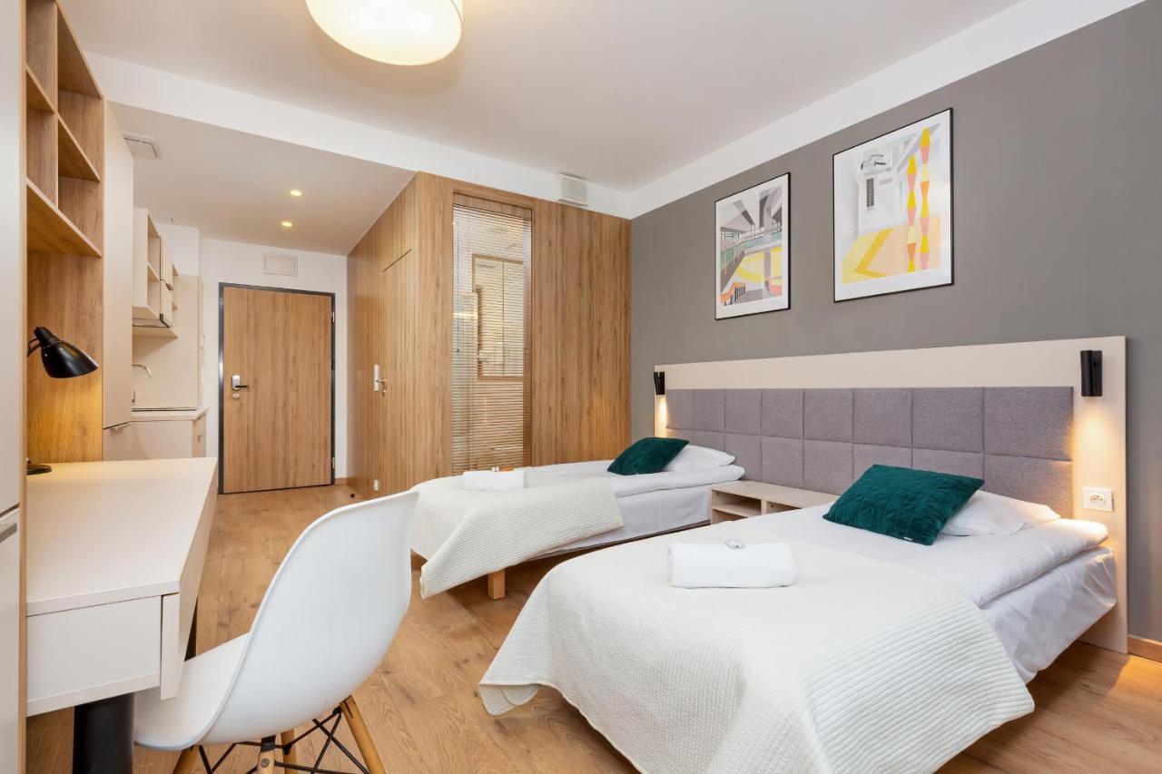 Wolska Residence Apartments With Parking By Noclegi Renters Warschau Buitenkant foto