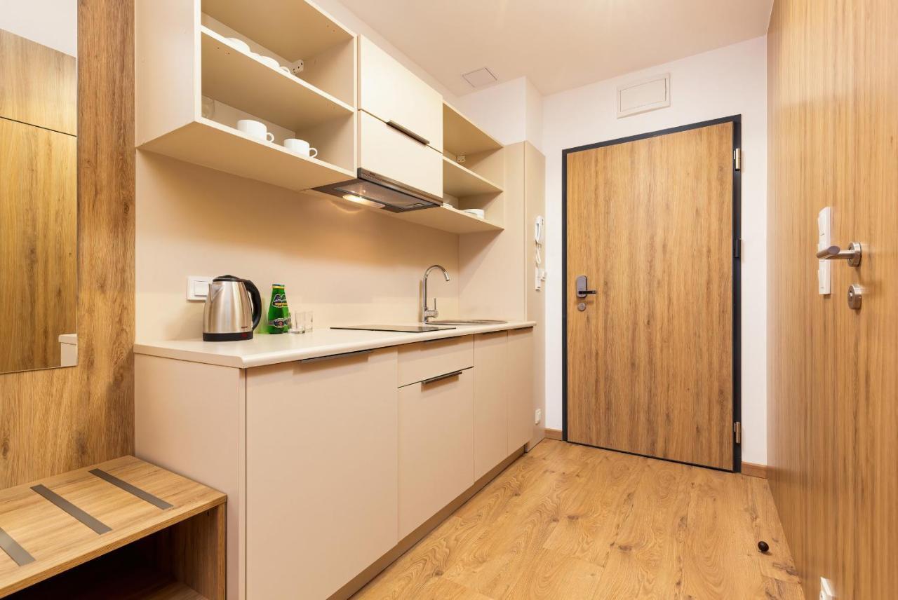 Wolska Residence Apartments With Parking By Noclegi Renters Warschau Buitenkant foto