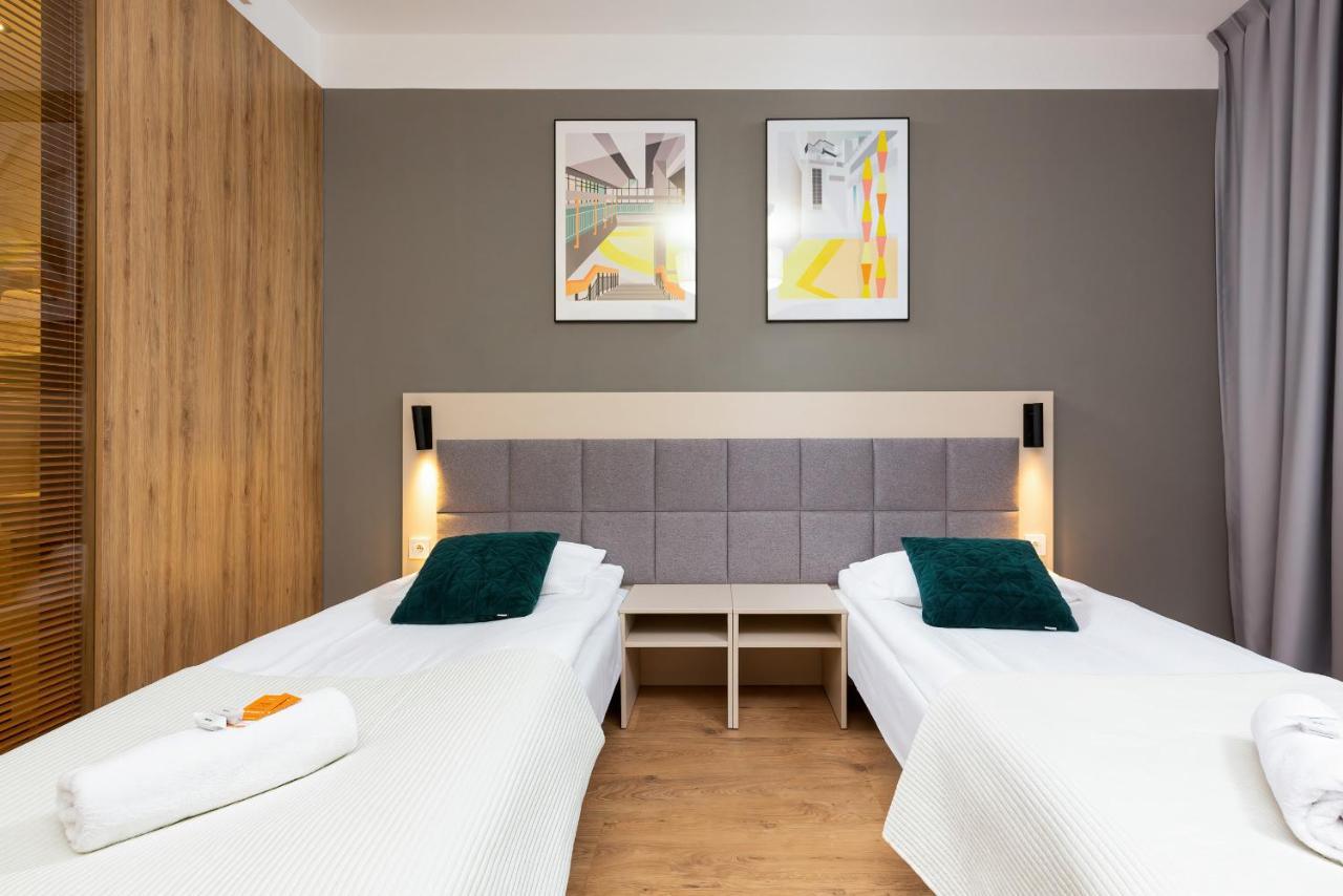 Wolska Residence Apartments With Parking By Noclegi Renters Warschau Buitenkant foto