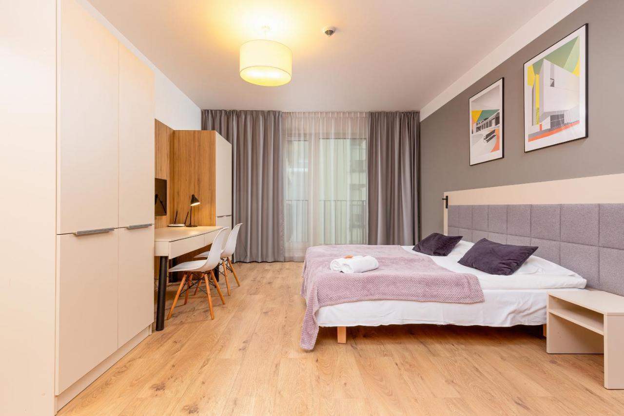 Wolska Residence Apartments With Parking By Noclegi Renters Warschau Buitenkant foto