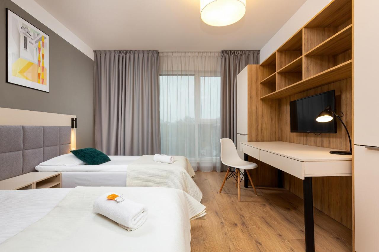 Wolska Residence Apartments With Parking By Noclegi Renters Warschau Buitenkant foto